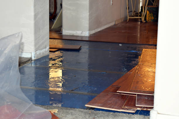Professional Water Extraction technician working in Smithville, TX
